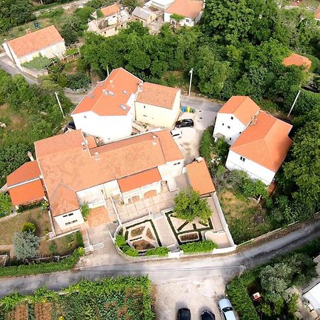 Nice Apartment In Dubrovnik With Kitchen Екстер'єр фото