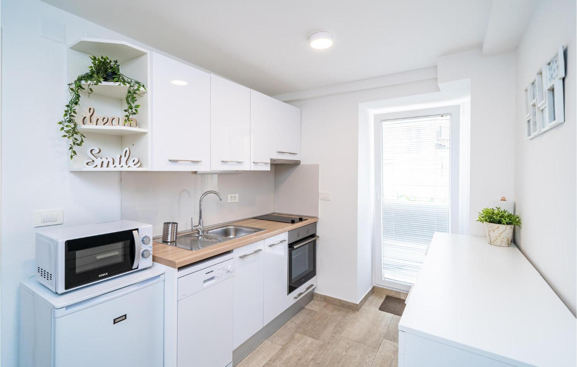 Nice Apartment In Dubrovnik With Kitchen Екстер'єр фото